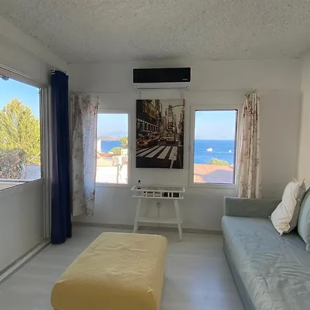 Bitez,de Oezel Plaj ,denize Ikinci Sira * Bodrum